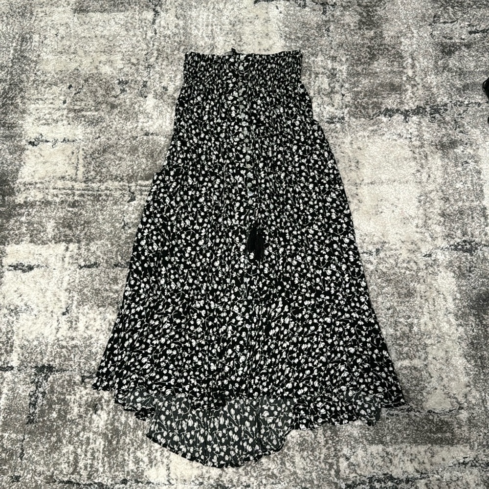 Elastic waist flowy skirt